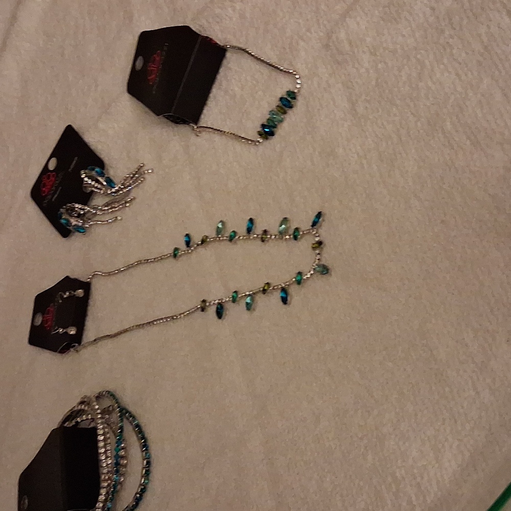 Paparazzi Teal And Silver Set